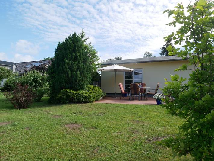 Ferienwohnung für 4 Personen, mit Terrasse und Garten sowie Ausblick in Mölschow