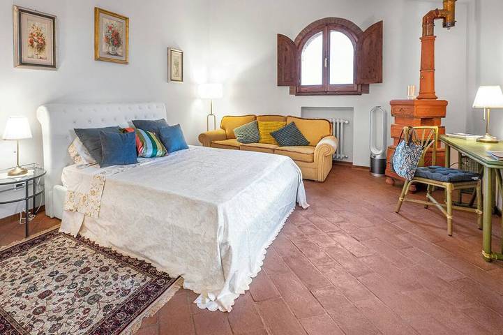 Ferme du Xixe siècle parmi les oliviers près de Cerreto in Prato, Province de Prato
