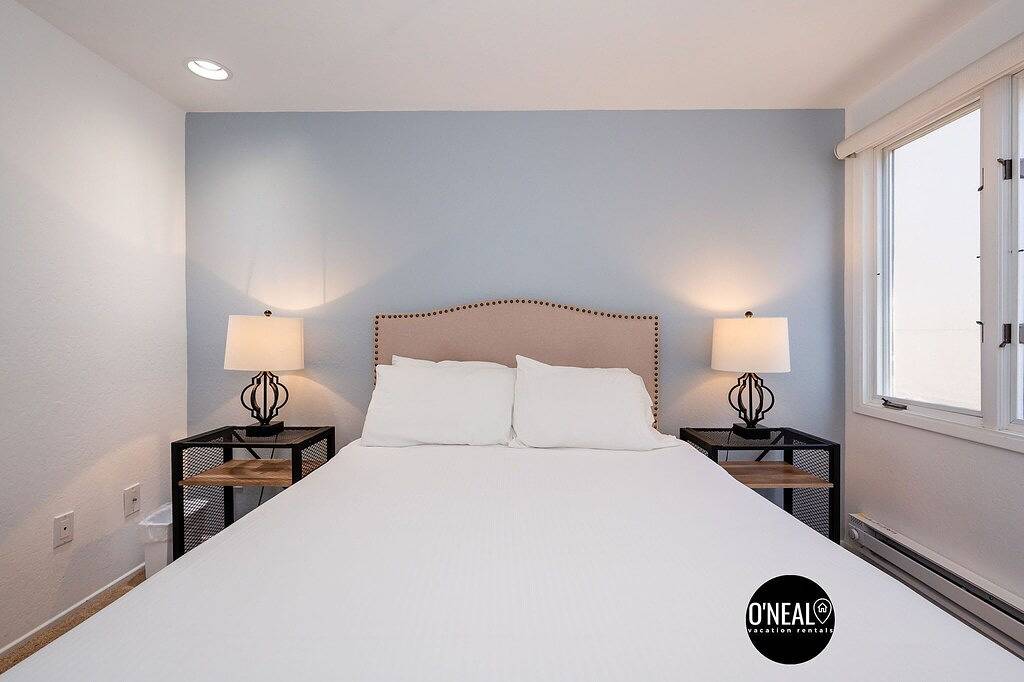 Capitola Village Home with Parking Spot in Capitola, Santa Cruz County