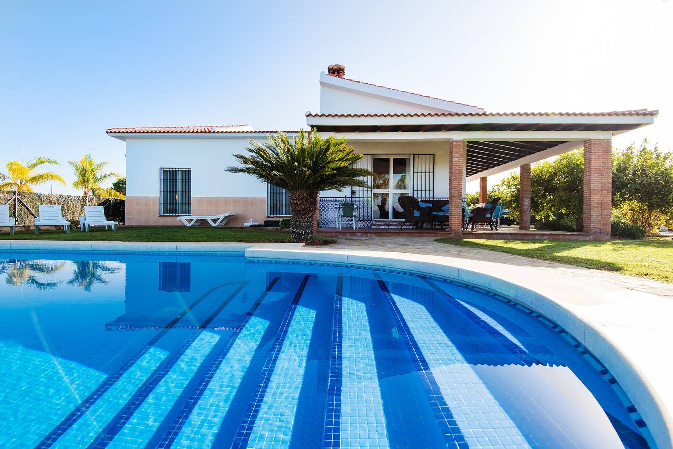Holiday Home “Villa La Gallega” with Mountain View, Garden, Terrace & Pool in Alhaurín de la Torre, Málaga Province
