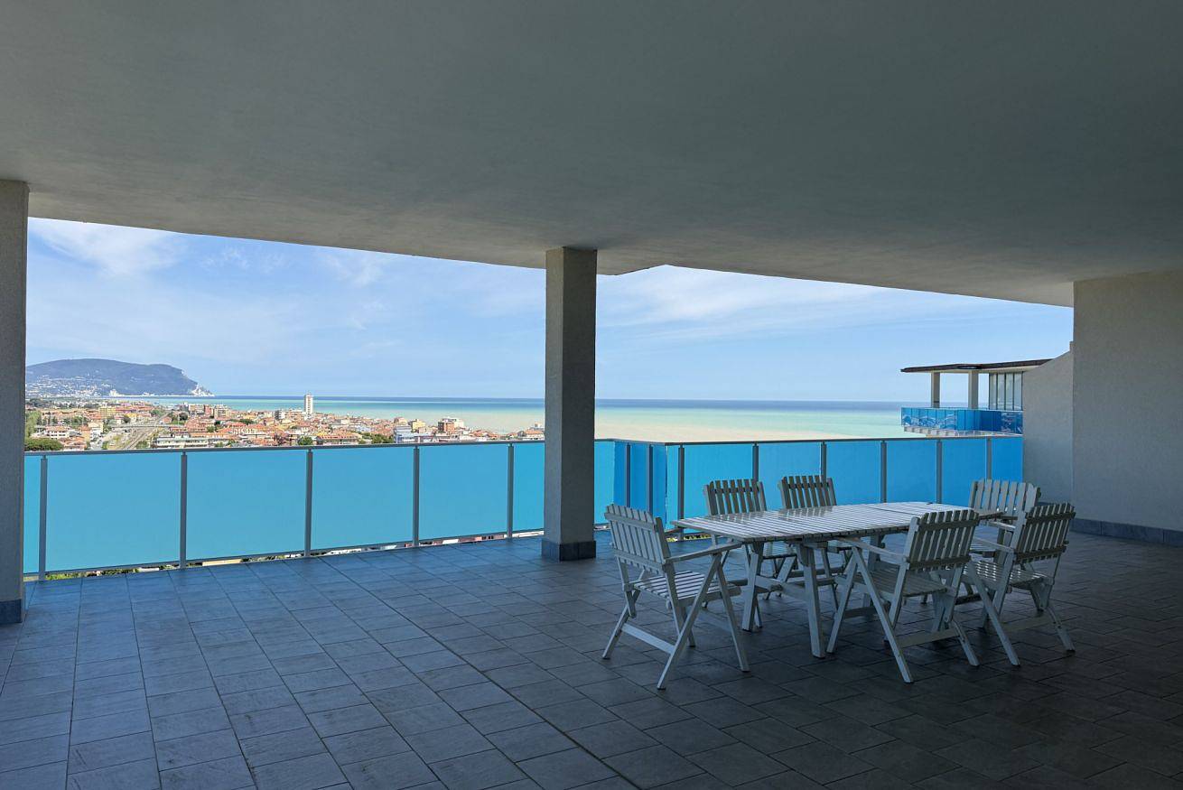 Ganze Wohnung, Ferienwohnung für 5 Personen mit Balkon/Terrasse in Porto Recanati, Adriaküste Marken