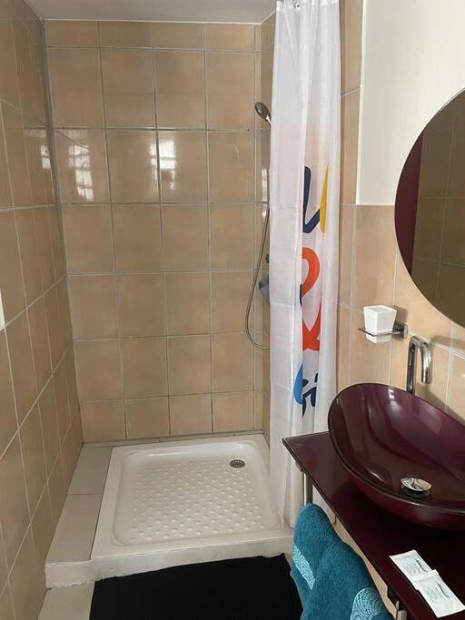 Location de vacances pour 20 personnes, avec terrasse ainsi que jardin et vue dans Corail Safari Saint Gilles Les Bains - 3