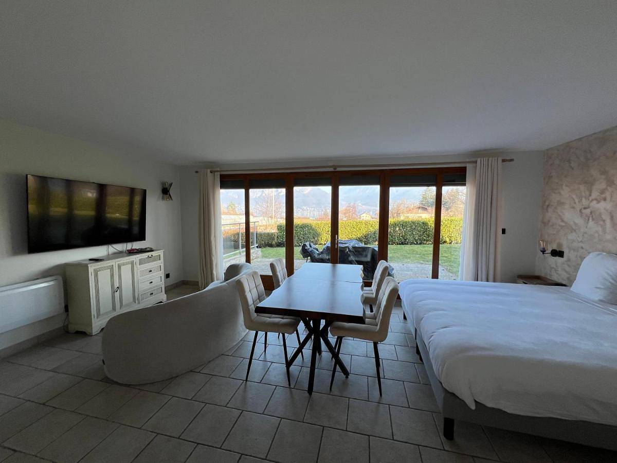 Studio with Lake View in Sévrier, Parque natural regional del Macizo de Bauges