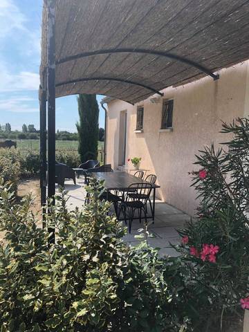 Gîte pour 7 personnes, avec jardin ainsi que terrasse et piscine, animaux acceptés à Visan