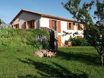 Chambre d’hôte pour 3 personnes, avec jardin dans la Loire