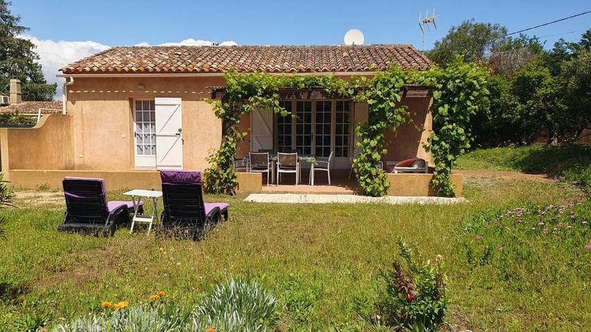 Villa per 5 persone, con panorama e giardino nonché terrazza in Saint-Tropez