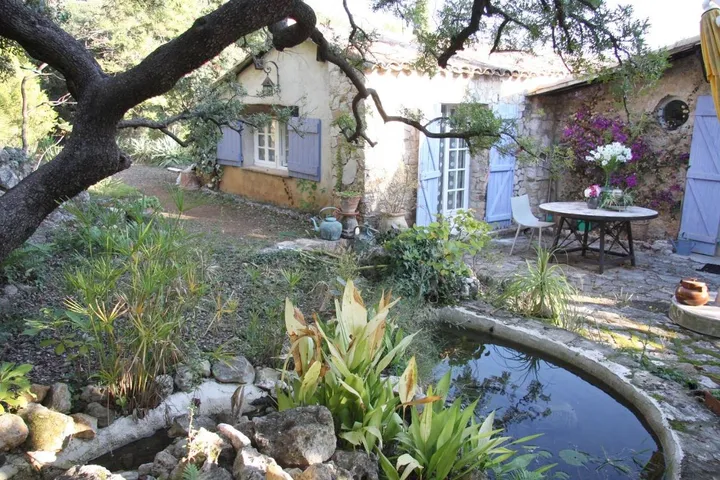 Casa de huéspuedes para 2 personas, con jardín y piscina - 1