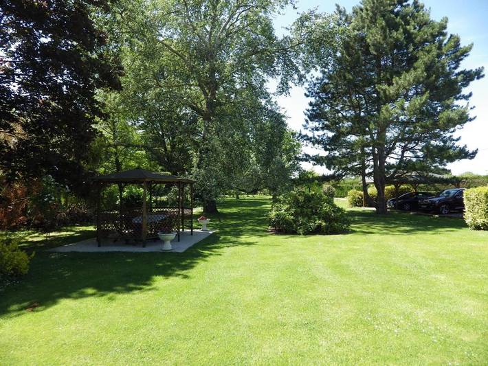 Location de vacances pour 2 personnes, avec vue ainsi que jardin et piscine à Beuzeville - 3