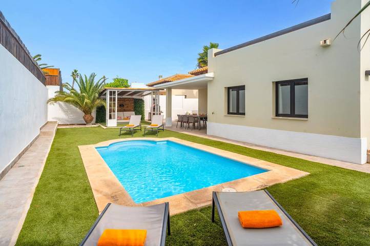Villa for 6 people, with Garden in Caleta de Fuste