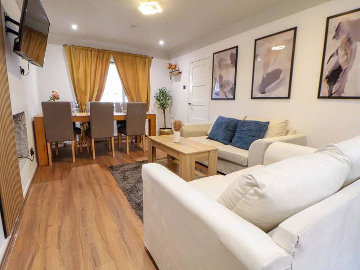 Gîte pour 5 personnes, avec jardin à Chester - 3