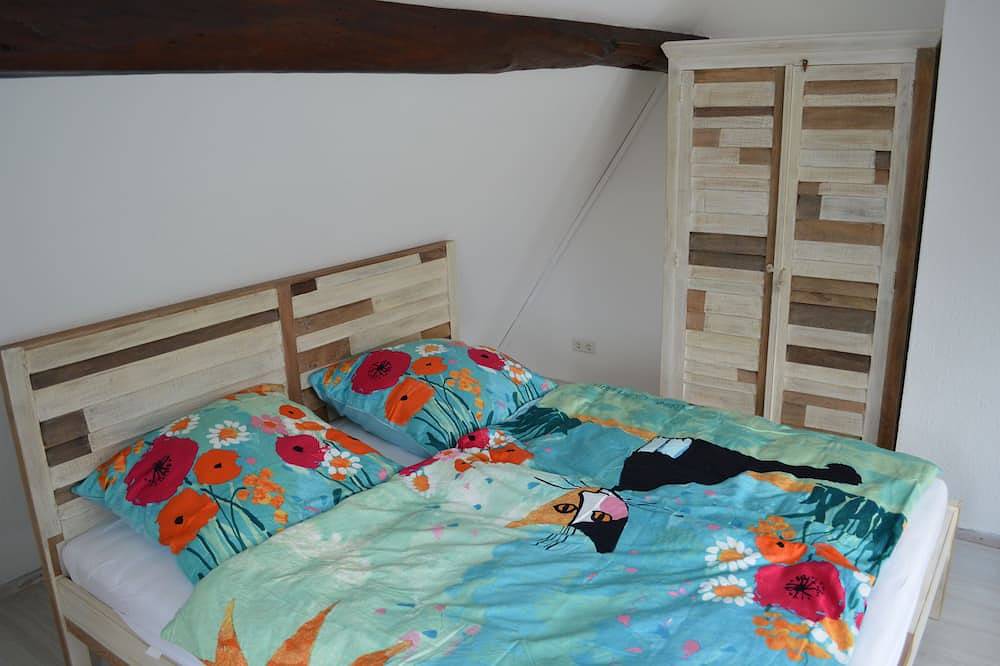 Ganze Wohnung, Gemütliche Ferienwohnung mit Terrasse in der Nähe Karlsruhe in Eggenstein-Leopoldshafen, Rheinebene