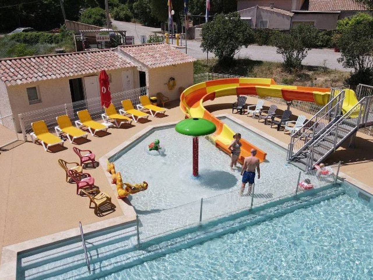 Mobile Home de luxe avec piscine, Internet, 200m de la rivière Le Largue in Saint-Maime, Parc naturel régional du Luberon