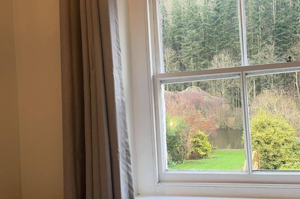 Dunmallet Cottage - Hot Tub, River, Centre of Pooley Bridge in Pooley Bridge, Lake District