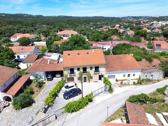 Casa de férias para 15 pessoas, com terraço e jacuzzi e ainda jardim em Fátima