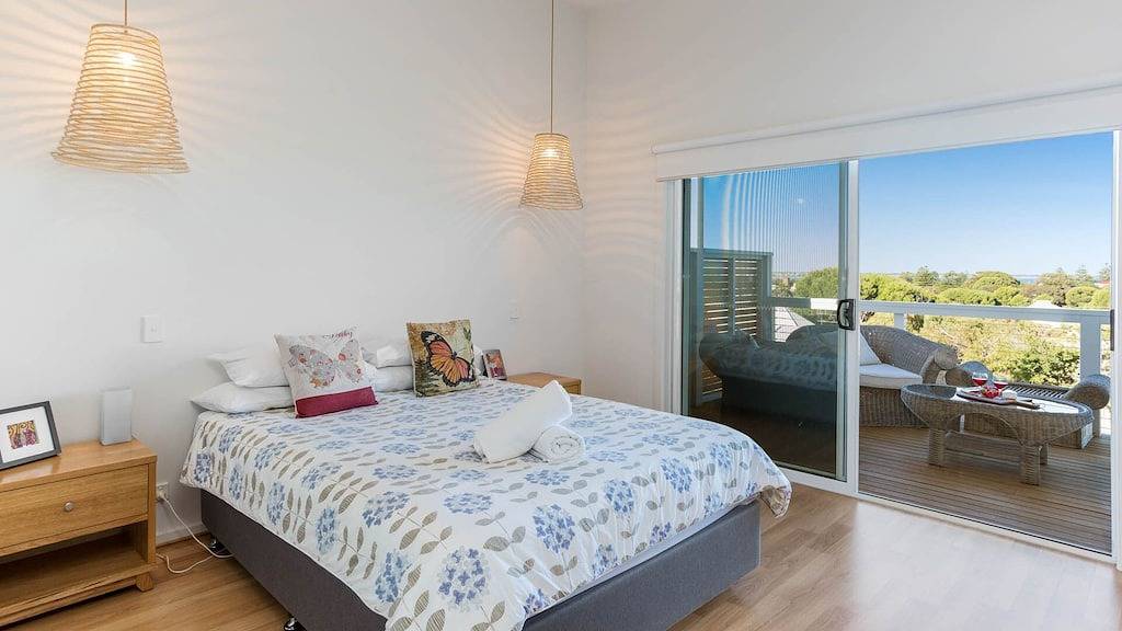 Holiday Home for 10 People in Port Elliot, South Australia