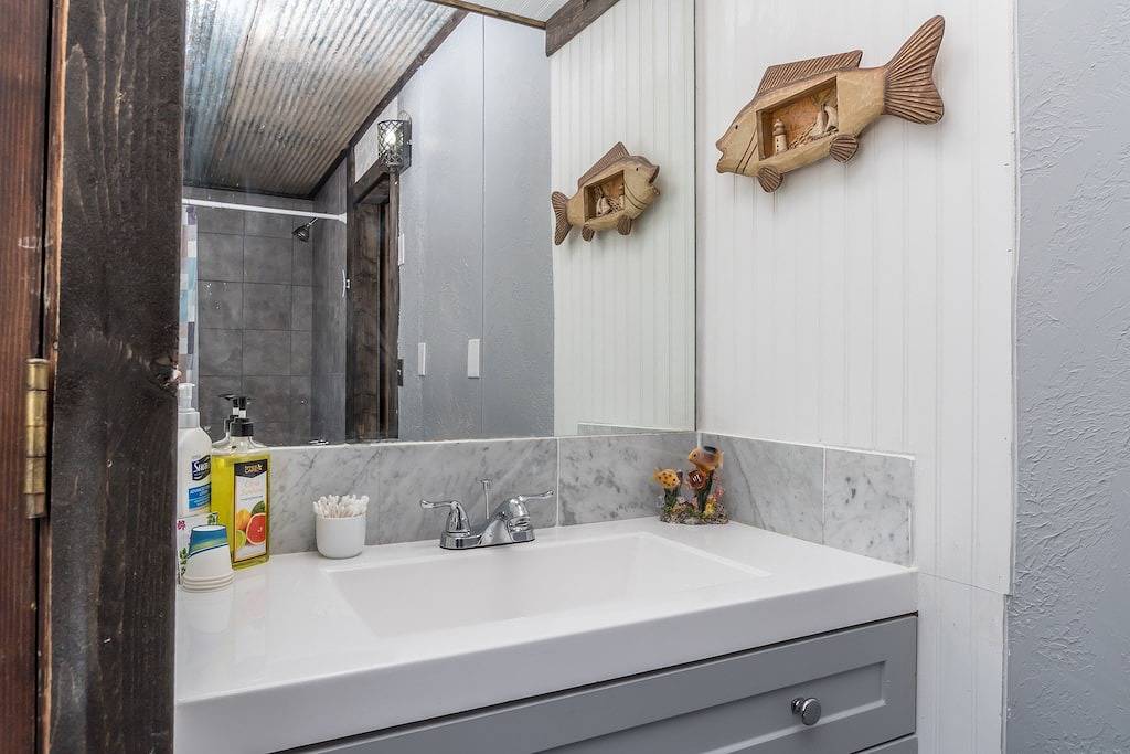 House by Lake Taneycomo at Rockaway Rentals in Taney County