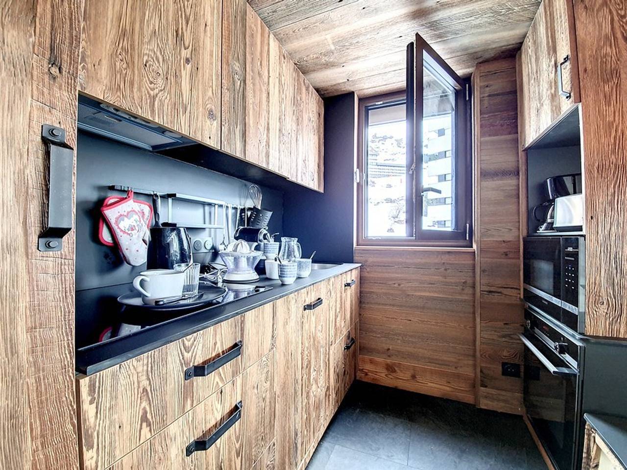 Ganze Wohnung, Renovierte 3-Zimmer Wohnung in Les Menuires, 8 Pers, Balkon, Direkt an Pisten in Les Menuires, Saint-Martin-de-Belleville