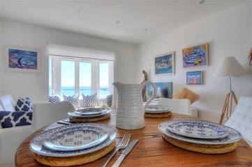 Glamping for 4 People in Lyme Regis, Jurassic Coast, Photo 1