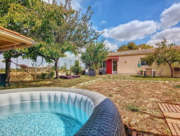 Location de vacances pour 6 personnes, avec jacuzzi ainsi que sauna et jardin à Saint-Germain-de-Marencennes - 4