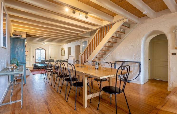 Location de vacances pour 15 personnes, avec jardin ainsi que piscine et vue, animaux acceptés à Guiche