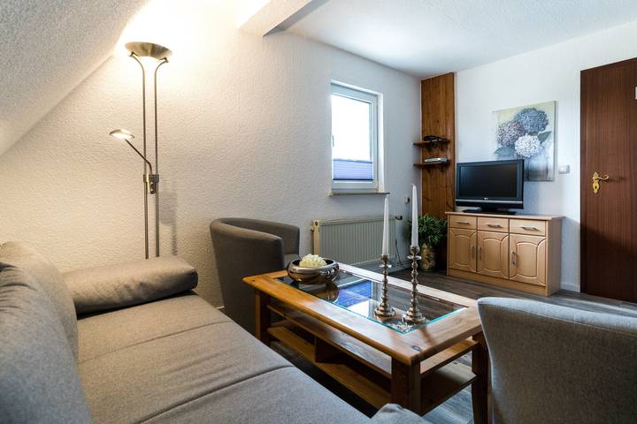 Ferienwohnung für 2 Personen, mit Terrasse und Garten sowie Sauna und Seeblick, kinderfreundlich in Dierhagen - 2