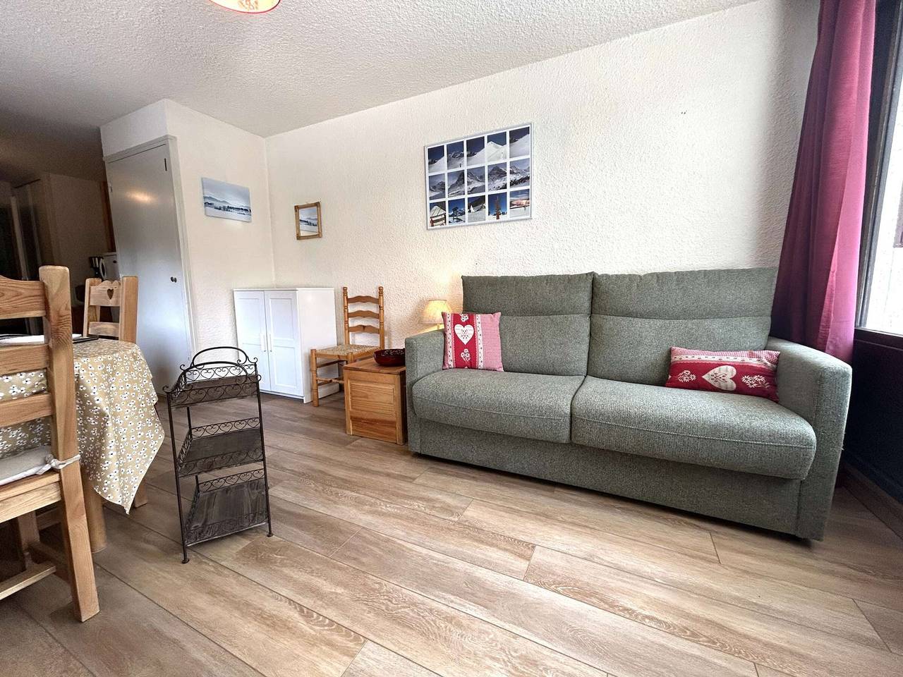 Appartement entier, Studio avec coin montagne - 4 pers, à 100m des télécabines, piscine, parking, casier à ski in La Salle-les-Alpes, Serre Chevalier
