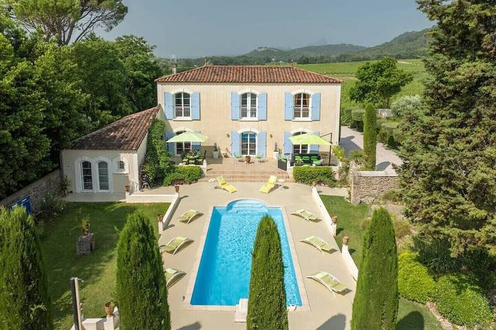 Location de vacances pour 8 personnes, avec jardin à Fontanès