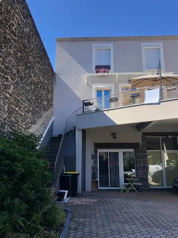 Gîte pour 2 personnes, avec jardin et piscine à Aubière