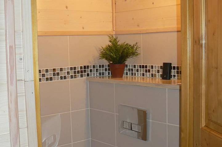 Gîte pour 8 personnes, avec jacuzzi et jardin à Le Biot - 3