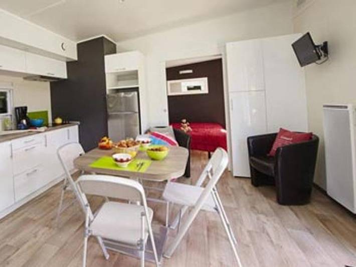 Camping pour 5 personnes, avec bassin pour enfant ainsi que sauna et terrasse dans les Vosges - 4