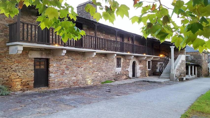 Casa rural para 18 personas, con vistas y jardín en Mañón