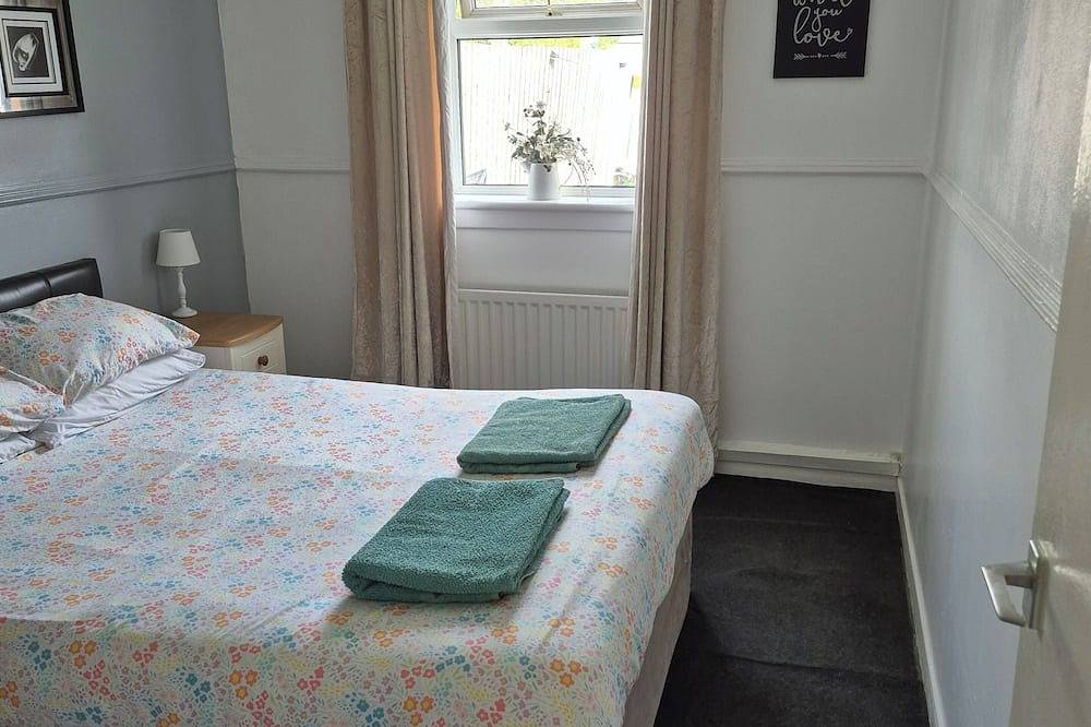 Apartment situated next to queen Elizabeth hospital 2.5 mile from hydro secc in Glasgow, Greater Glasgow and Clyde Valley