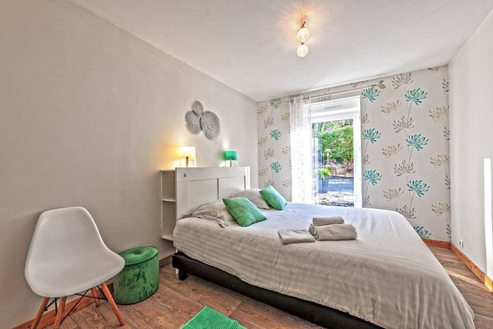 Location de vacances pour 8 personnes, avec terrasse et jardin, animaux acceptés à Plougastel-Daoulas - 4