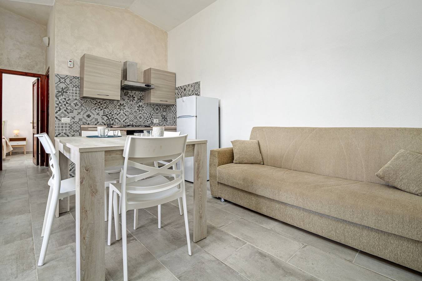 Appartamento intero, Appartamento 'Brezza Marina - Garden' con Terrazza Privata, Wi-Fi e Aria Condizionata in San Teodoro, Olbia-Tempio