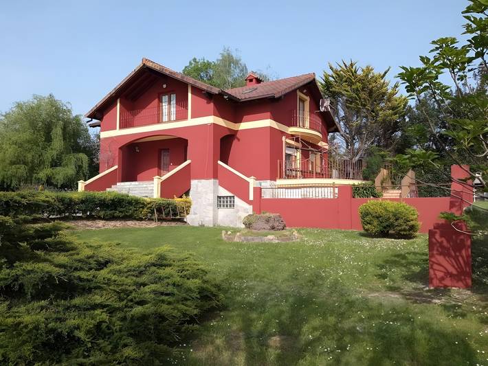 Casa rural para 12 personas, con balcón, Se admiten mascotas en Valle del Miera - 2
