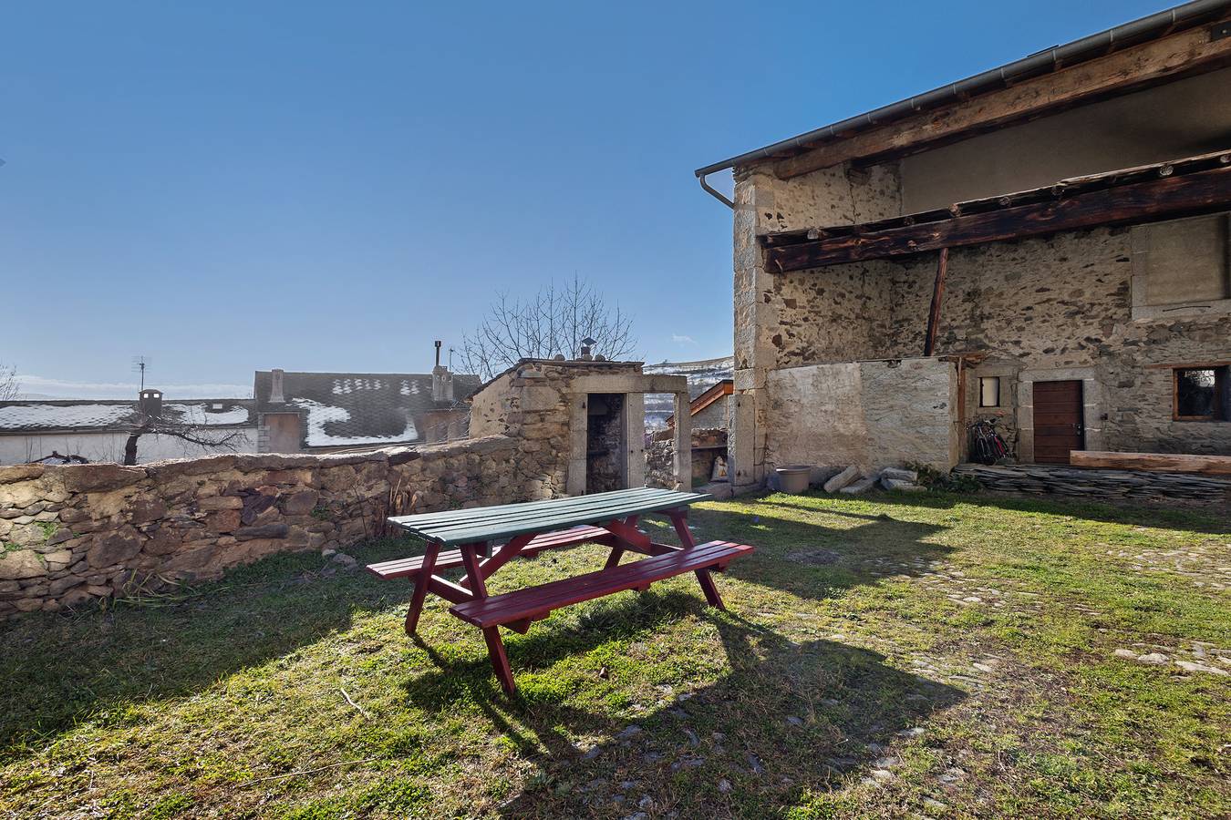 Appartement entier, Appartement 'Gîte Camporells' avec vue sur les montagnes, jardin partagé et Wi-Fi in Dorres, Parc naturel régional des Pyrénées catalanes