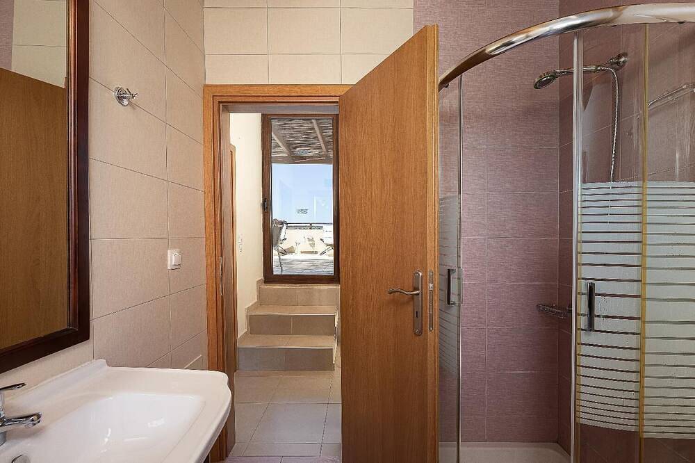 Villa Lemonia - Two Bedroom Villa, Sleeps 4 in Plataniás, Région de la Canée