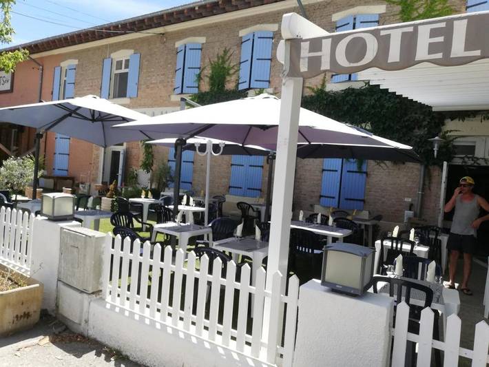 Hôtel pour 4 personnes, avec Terrasse dans Salin-de-Giraud