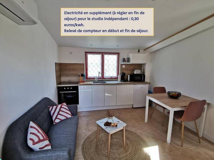 Studio pour 2 personnes, avec terrasse et piscine ainsi que jardin et jacuzzi