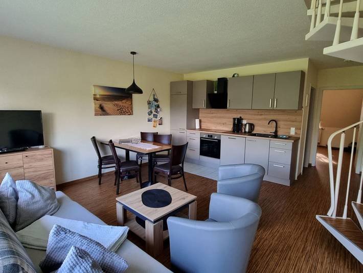 Ganze Ferienwohnung, Boddenhof Apartment 52 - Balkon, hundefreundlich - Ferienwohnung 52 – Idyllisches Apartment für 5 mit zwei Schlafbereichen & Wlan in Buschvitz, Bergen auf Rügen und Umgebung