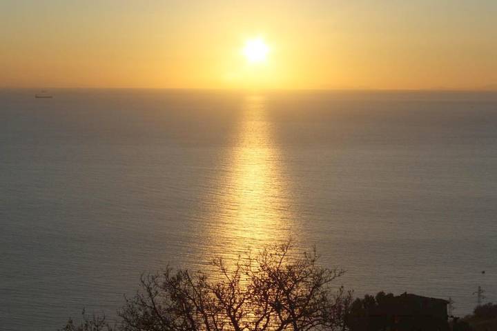 Casa vacanza per 4 persone, con balcone e panorama, adatto a famiglie con bambini in Nicotera