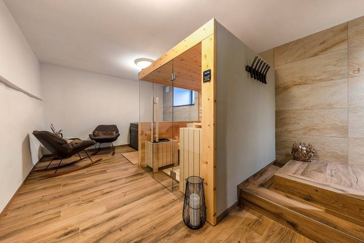 Ferienwohnung für 8 Personen, mit Whirlpool und Sauna sowie Garten
