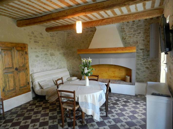 Gîte pour 14 personnes, avec jardin et piscine ainsi que vue et terrasse à Cavillargues - 3