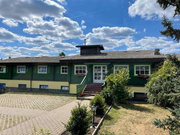 Cottage pour 2 personnes, avec terrasse ainsi que vue et jardin dans Konigerode