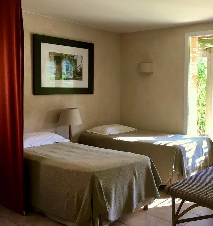 Hôtel pour 4 personnes, avec piscine et terrasse ainsi que vue et jardin dans Île de Port-Cros - 2