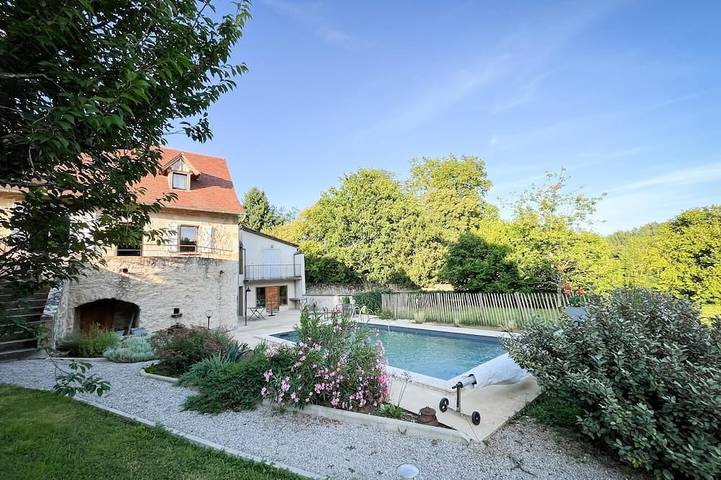 Location de vacances pour 6 personnes, avec jardin à Saint-Jean-Lespinasse