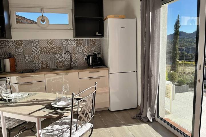 Appartement entier, Studio indépendant avec piscine entre la mer les gorges du Verdon et les lacs in Le Thoronet, Région de Draguignan