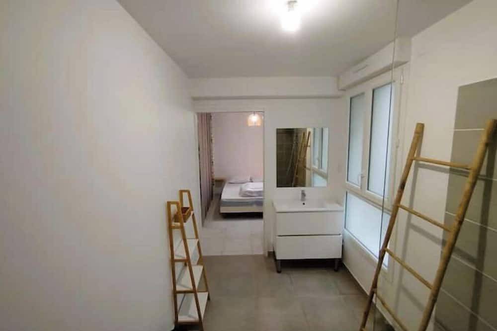 Entire apartment, The apartment in the sun in Aubord, Nimes region