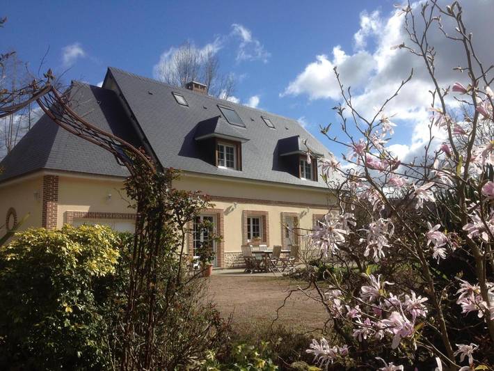 Location de vacances pour 6 personnes, avec Terrasse et Jardin à Valmont