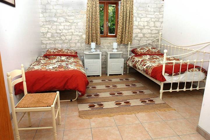 Location de vacances pour 6 personnes, avec piscine et jardin à Montaigu-de-Quercy - 2